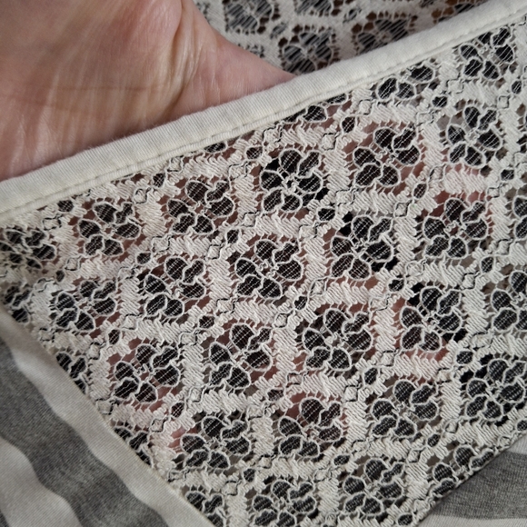 Market & Spruce top medium - Picture 5 of 9